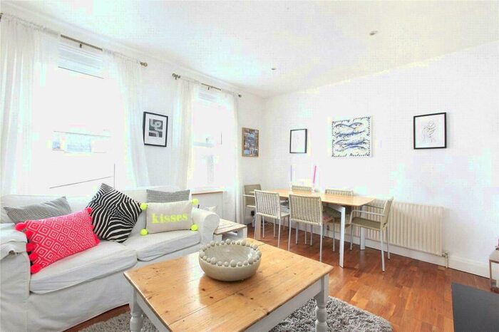 2 Bedroom Flat To Rent In Vicarage Crescent, Battersea, London, SW11