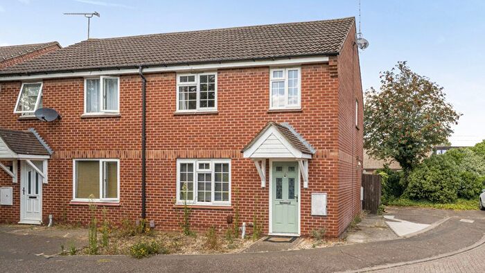 3 Bedroom Semi Detached House For Sale In Fuchsia Lane, Ipswich, IP4