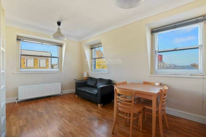 1 Bedroom Apartment To Rent In Camden Road, London, NW1