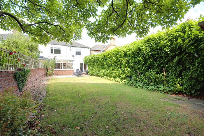3 Bedroom Semi-Detached House For Sale In School Lane, Kirk Ella, Hull, HU10