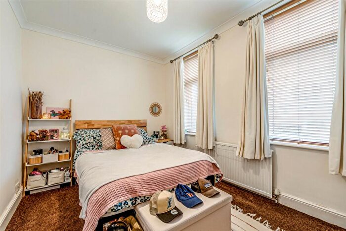 1 Bedroom Flat For Sale In Christchurch Road, Worthing, West Sussex, BN11