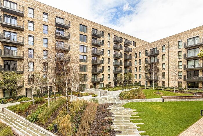 1 Bedroom Flat To Rent In Kingfisher Heights, E16