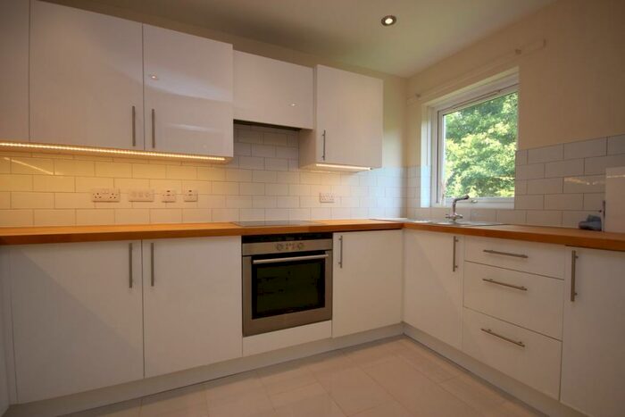2 Bedroom Apartment To Rent In St Etheldredas Drive, Hatfield, AL10