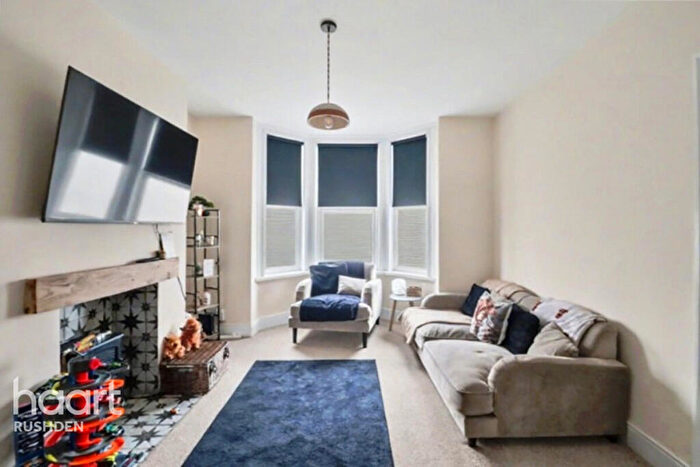 3 Bedroom Terraced House For Sale In Midland Road, Rushden, NN10