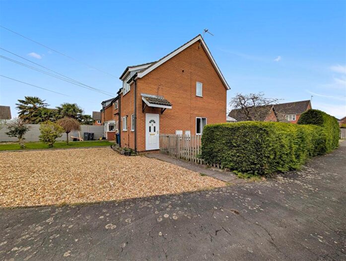 2 Bedroom End Of Terrace House To Rent In Anglian Way, Market Rasen, LN8