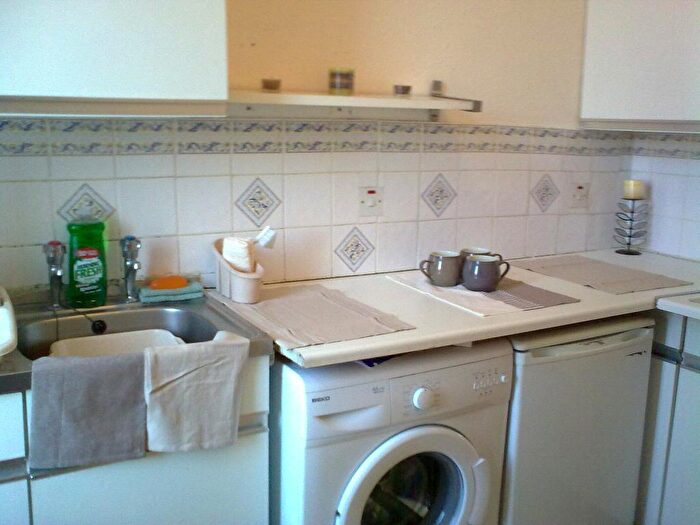 1 Bedroom Flat To Rent In Gardner Street, Partick, Glasgow, Lanarkshire, G11