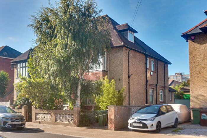 6 Bedroom Semi-Detached House For Sale In Parkstone Avenue, Southsea, PO4