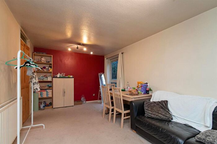 2 Bedroom Apartment To Rent In Seymour Close, Selly Park, Birmingham, West Midlands, B29