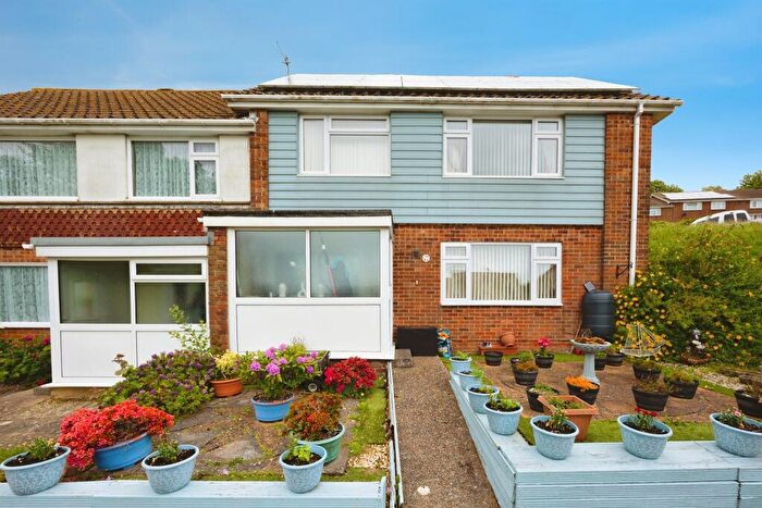 3 Bedroom End Of Terrace House For Sale In Hollands Avenue, Folkestone, CT19