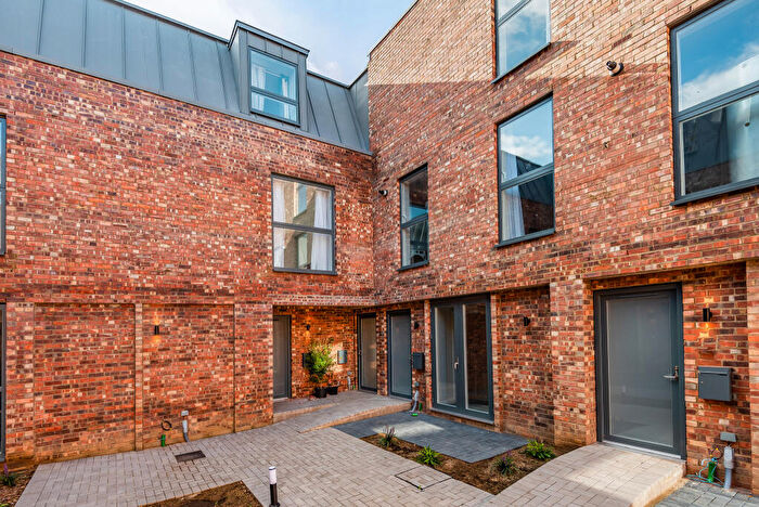 4 Bedroom Semi-Detached House To Rent In Wells Walk, London, E7