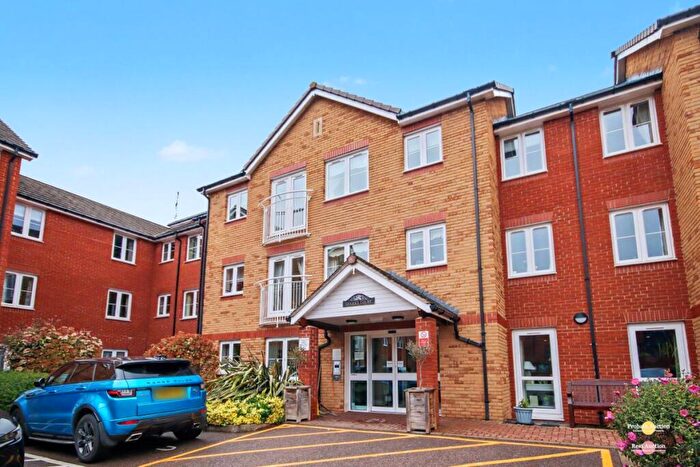 1 Bedroom Flat For Sale In Goodes Court, Royston, Hertfordshire, SG8