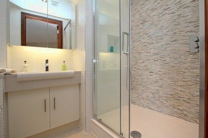 3 Bedroom Flat To Rent In Holbein Place, London, SW1W
