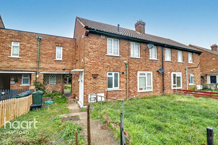 2 Bedroom Maisonette For Sale In Spielman Road, Dartford, DA1
