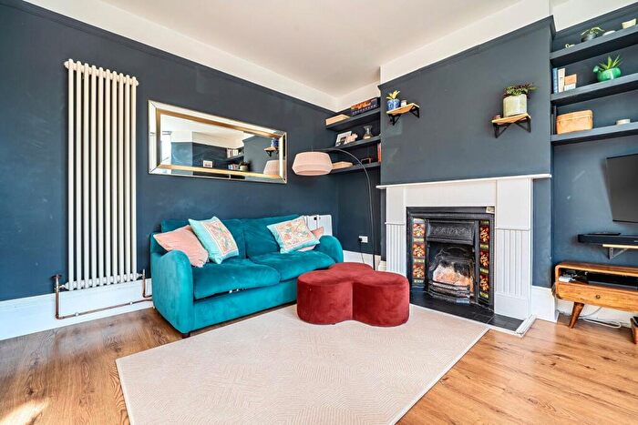 1 Bedroom Property For Sale In Westdown Road, Catford, London, SE6