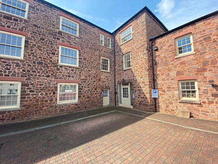 1 Bedroom Flat To Rent In Perreyman Square, EX16