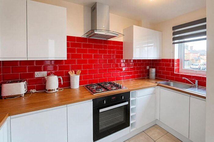 4 Bedroom End Terrace House To Rent In Hill View Drive, Thamesmead, SE28