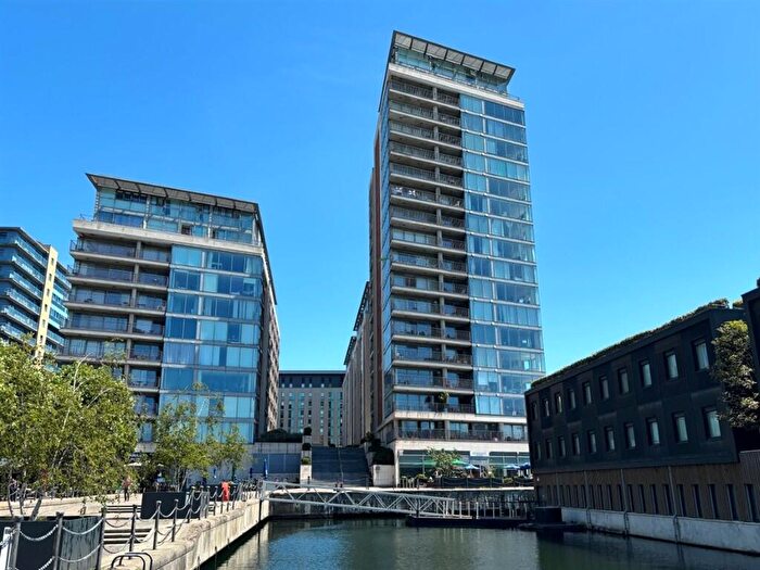 2 Bedroom Flat For Sale In Western Gateway, London, E16