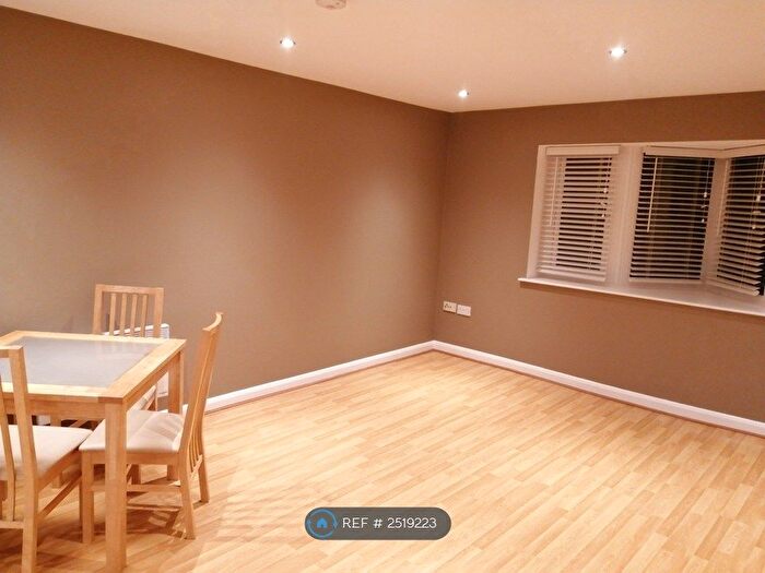 2 Bedroom Flat To Rent In Palatine Road, Manchester, M20