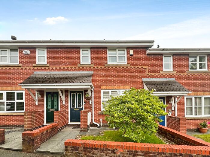 3 Bedroom Mews For Sale In Tottington Road, Harwood, BL2