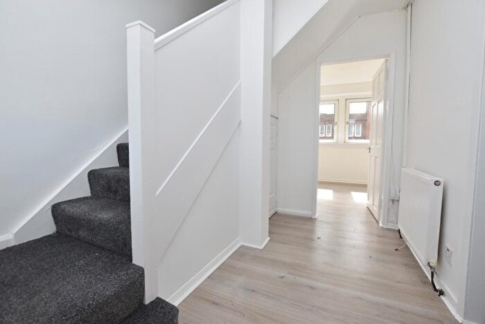 2 Bedroom Flat To Rent In Great Western Road, Glasgow, G13