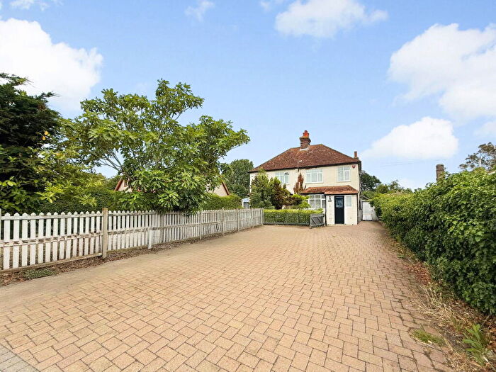 3 Bedroom Semi-Detached House For Sale In Island Road, Upstreet, Canterbury, CT3