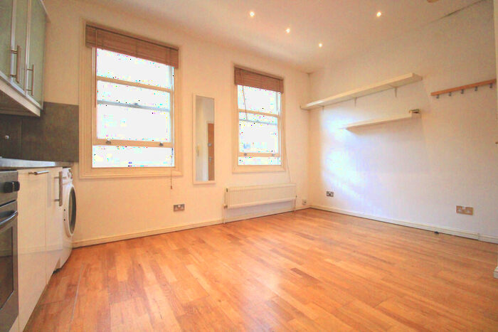 1 Bedroom Flat To Rent In Camden Passage, London, N1
