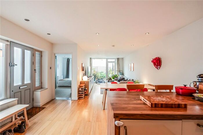 2 Bedroom Flat To Rent In Wingfield Street, Peckham Rye, London, SE15