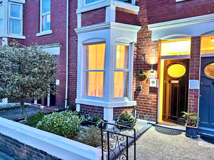 2 Bedroom Flat For Sale In Trewhitt Road, Heaton, Newcastle Upon Tyne, Tyne And Wear, NE6