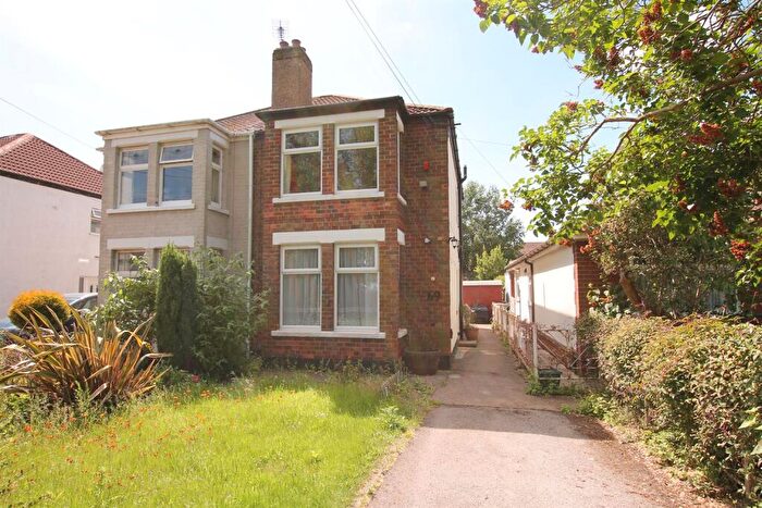 3 Bedroom Semi-Detached House To Rent In Eppleworth Road, HU16