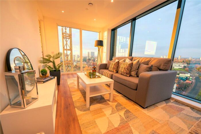 Flat To Rent In The Gateway, Trafford Road, Salford, M5