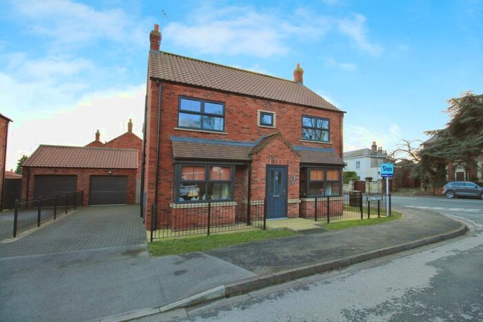 4 Bedroom Detached House For Sale In Hall Road, Market Weighton, York, YO43