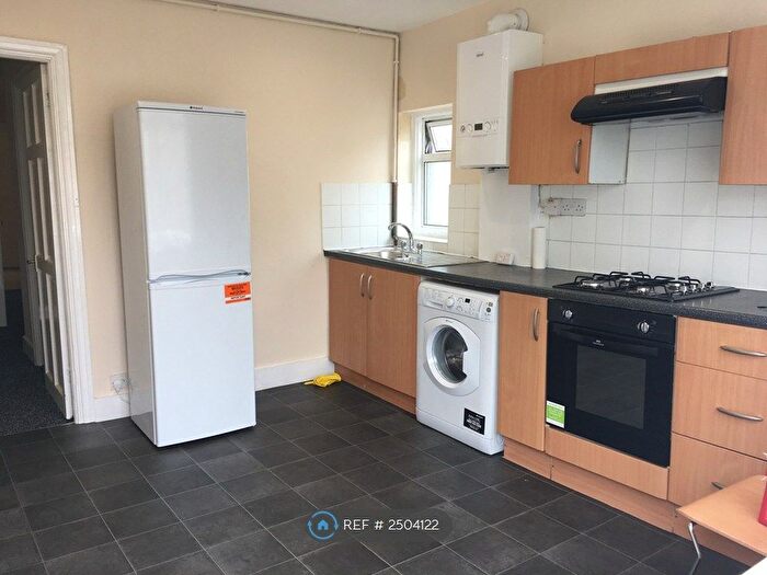 2 Bedroom Flat To Rent In Church Road, Manor Park, E12
