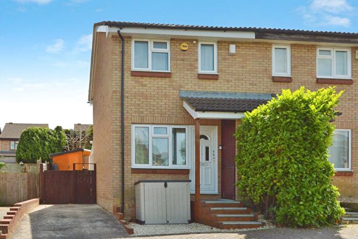 2 Bedroom Semi-Detached House For Sale In Pannier Place, Downs Barn, Milton Keynes, MK14