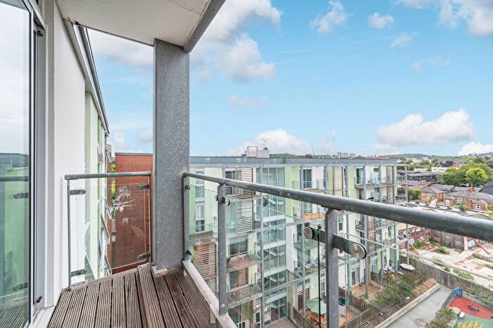 1 Bedroom Flat To Rent In Peckham Rye, Peckham Rye, London, SE15