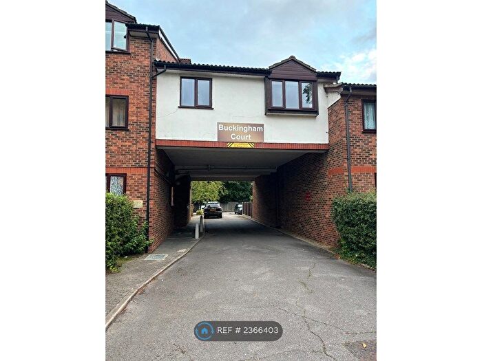 1 Bedroom Flat To Rent In Buckingham Court., Surrey, TW18