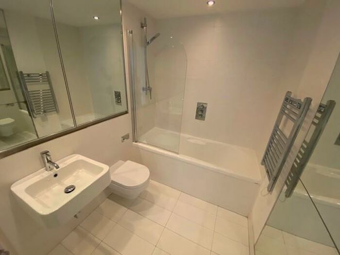 2 Bedroom Flat To Rent In Spectrum, Block, Blackfriars Road, M3