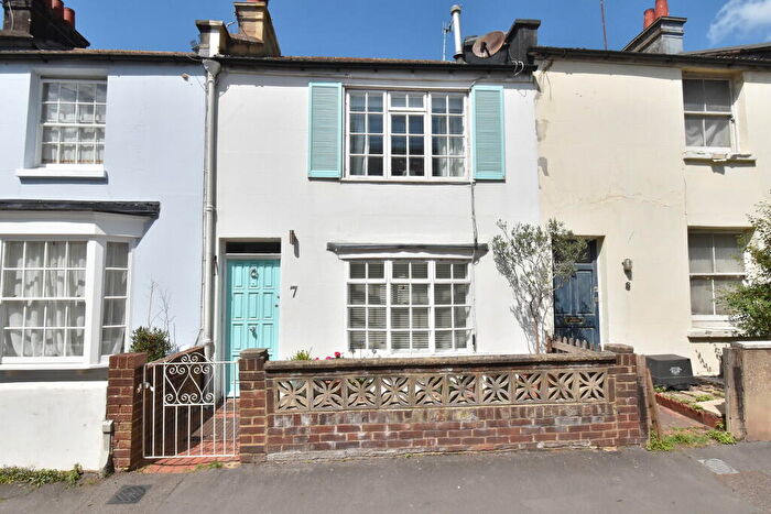 2 Bedroom Terraced House To Rent In Cheltenham Place, Brighton, BN1