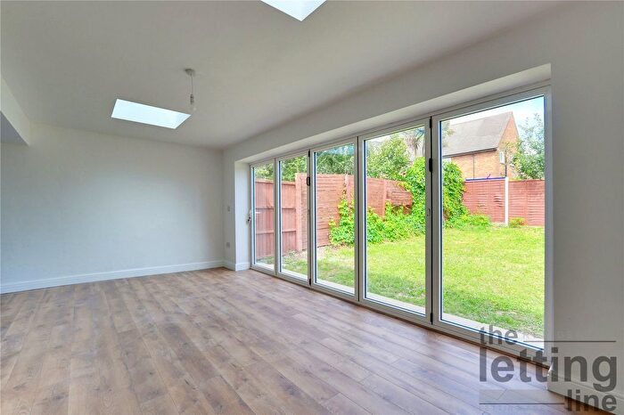 4 Bedroom Detached House To Rent In Lavender Hill, Enfield, Middlesex, EN2