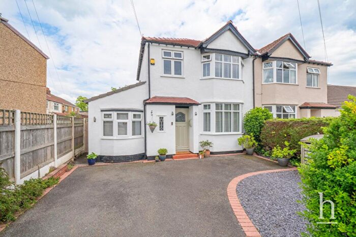 3 Bedroom Semi-Detached House For Sale In Southridge Road, Pensby, CH61