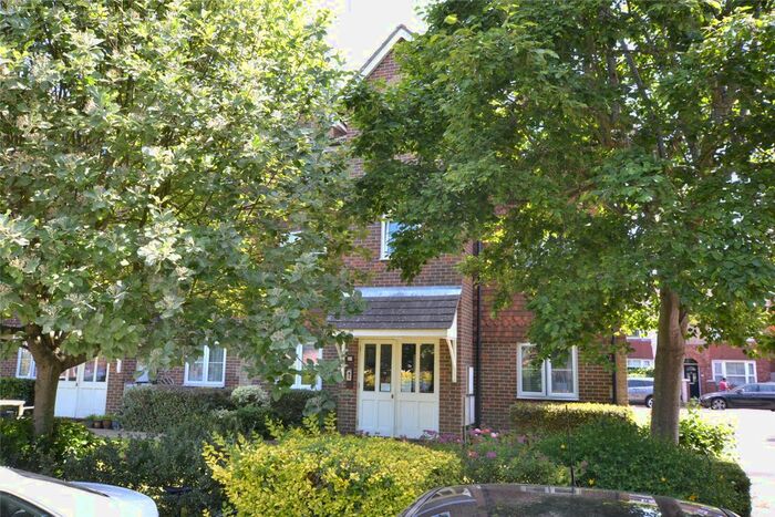 1 Bedroom Flat To Rent In John Spare Court, Whitefield Road, Tunbridge Wells, Kent TN4