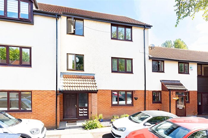 1 Bedroom Flat For Sale In Golf View, Ingol, Preston, PR2