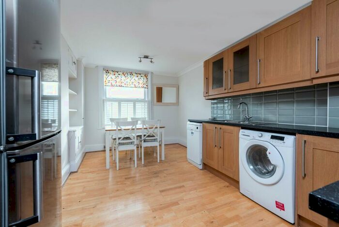 3 Bedroom Property To Rent In Bramfield Road, SW11