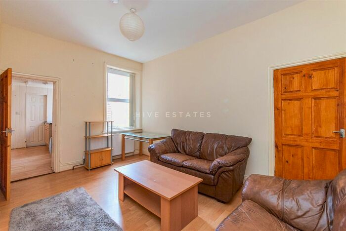 2 Bedroom Flat To Rent In Dinsdale Road, Sandyford, Newcastle Upon Tyne, NE2