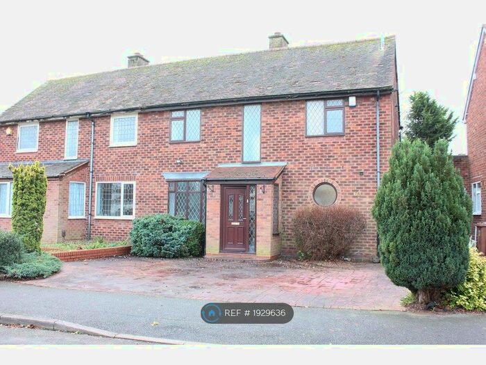 3 Bedroom Semi-Detached House To Rent In Cornyx Lane, Solihull, B91