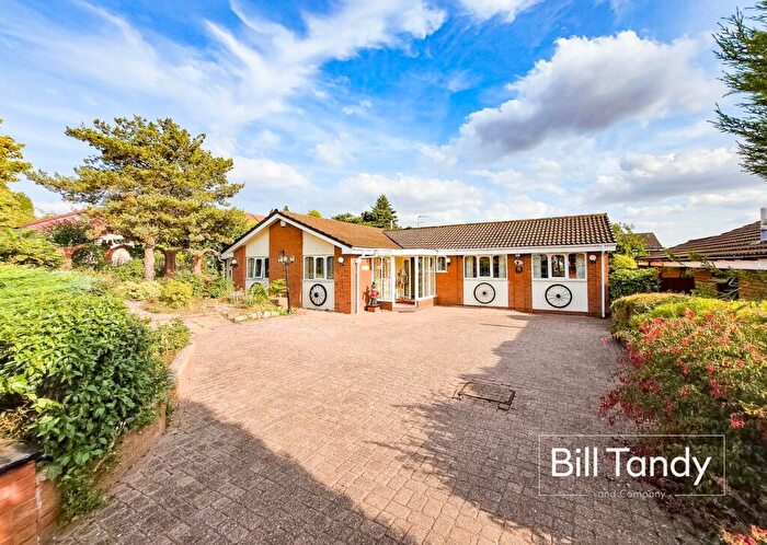 3 Bedroom Detached Bungalow For Sale In Morpeth, Dosthill, Tamworth, B77