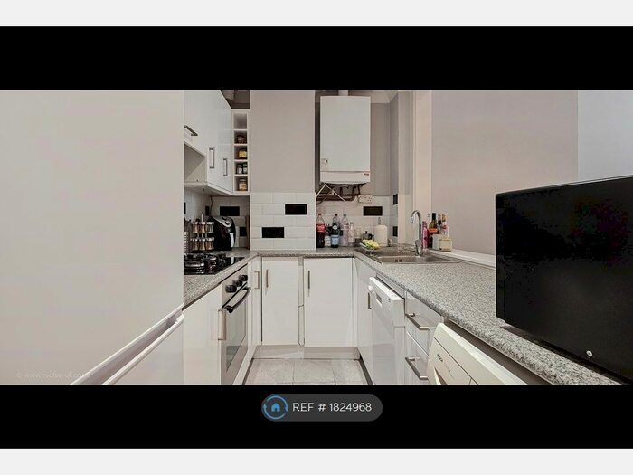 2 Bedroom Flat To Rent In Gloucester Walk, London, W8