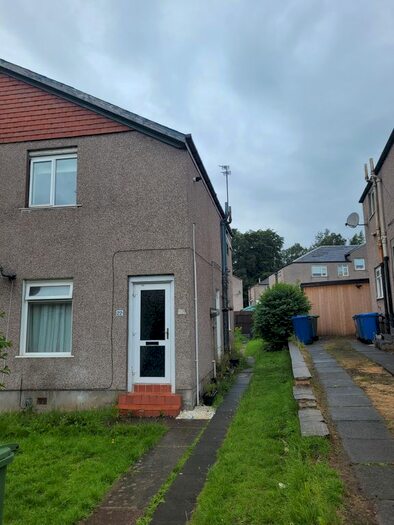 3 Bedroom Flat To Rent In Ferncroft Drive, Glasgow, G44
