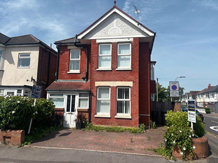 3 Bedroom Detached House For Sale In Bengal Road, Bournemouth, BH9