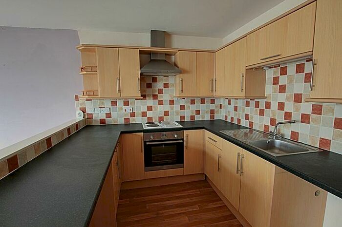 2 Bedroom Flat To Rent In Chantry Gardens, Trowbridge, BA14