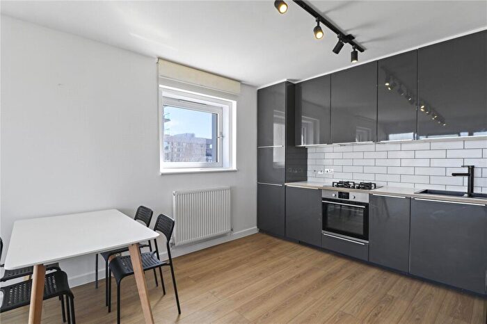 3 Bedroom Apartment To Rent In Commercial Street, London, E1